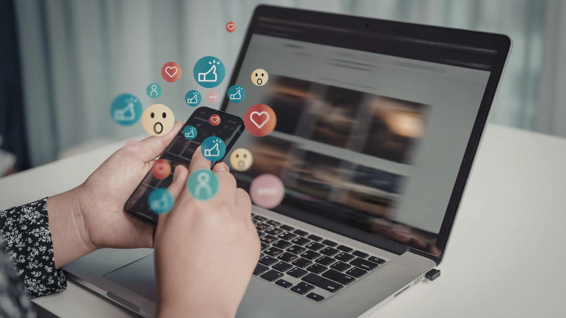 Adobe Express creatività SMM